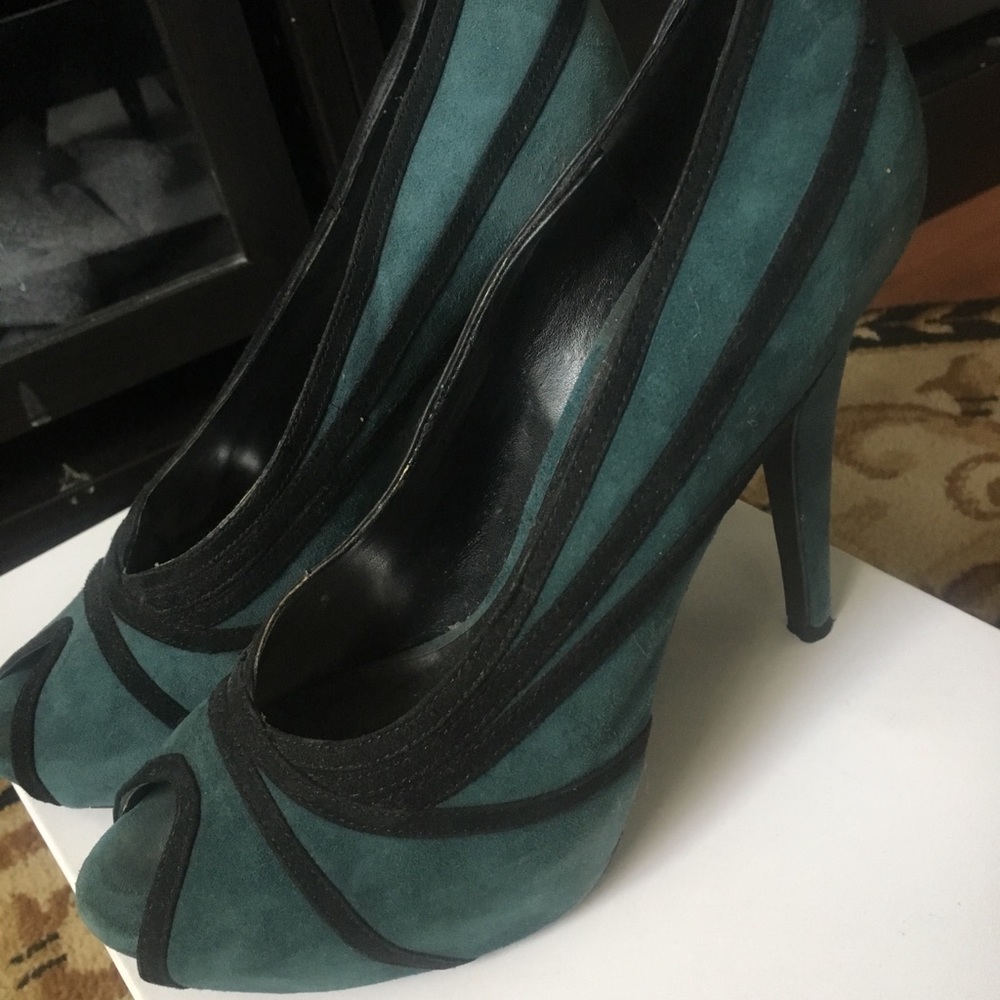 Jessica Simpson - high heels